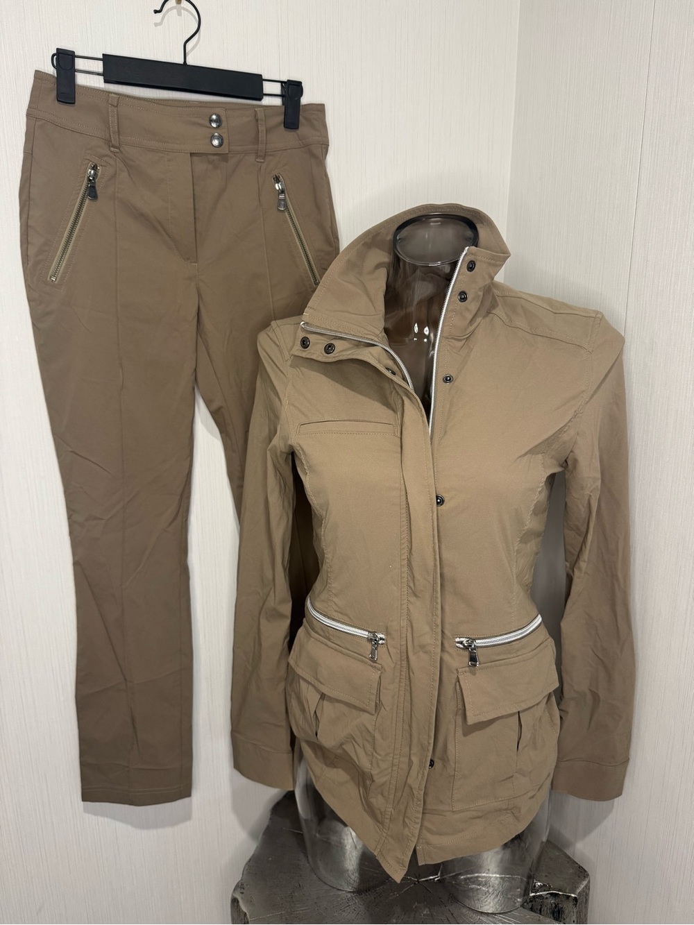 ANATOMIE Set of 2! Kenya Safari Jacket and Pant in Khaki. XS.